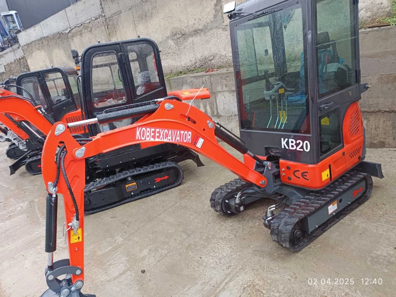 Багер Kobelco 2 TON чисто  НОВ 3 цилиндъра, снимка 9 - Индустриална техника - 53165084