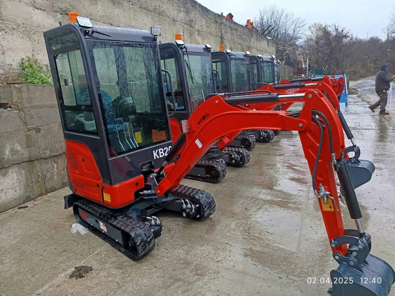 Багер Kobelco 2 TON чисто  НОВ 3 цилиндъра, снимка 11 - Индустриална техника - 53165084