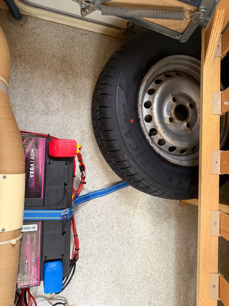 Каравана HYMER / ERIBA Eriba Touring Мувър, Тента , снимка 15 - Каравани и кемпери - 51963238