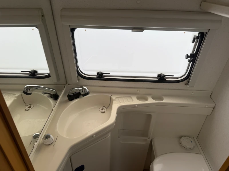 Каравана HYMER / ERIBA Eriba Touring Мувър, Тента , снимка 13 - Каравани и кемпери - 51963238