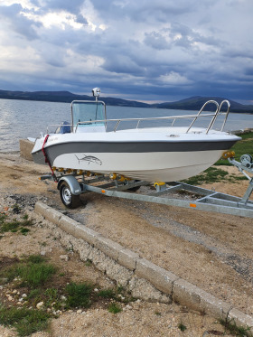 Лодка Isatek Cobra, снимка 2 - Воден транспорт - 45591494