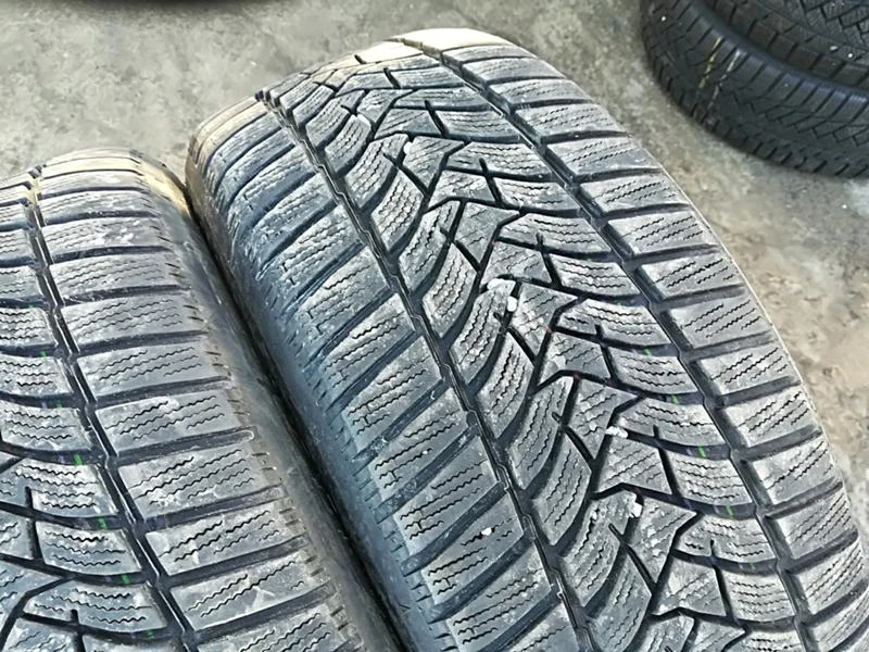 Гуми Зимни 225/50R17, снимка 4 - Гуми и джанти - 24217931