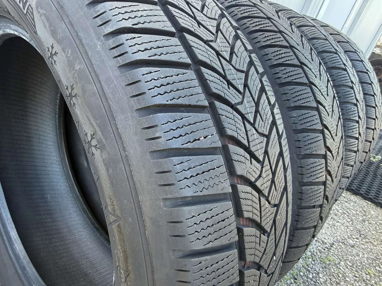 ���� 225/60R17 | Mobile.bg � ����������� 2