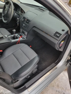 Mercedes-Benz C 220, снимка 12