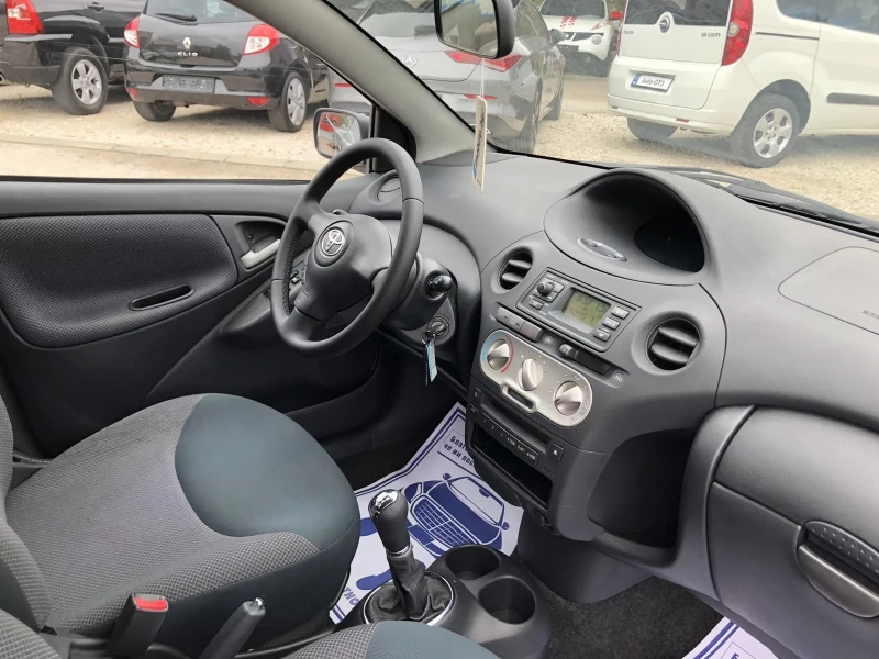 Toyota Yaris 1.4D-4D, снимка 12 - Автомобили и джипове - 47426215