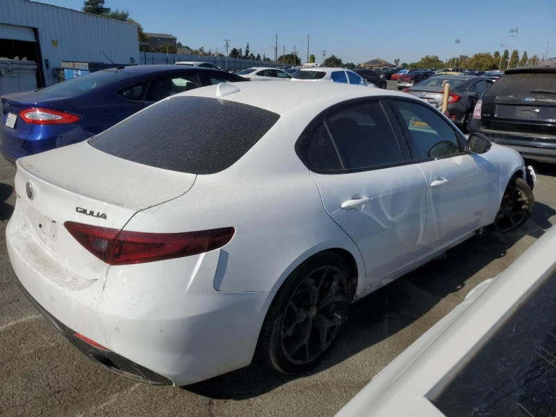 Alfa Romeo Giulia TI* RWD* DISTRONIC* , снимка 6 - Автомобили и джипове - 48379392