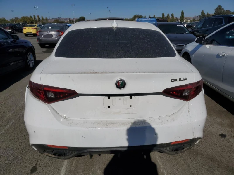 Alfa Romeo Giulia TI* RWD* DISTRONIC* , снимка 5 - Автомобили и джипове - 48379392