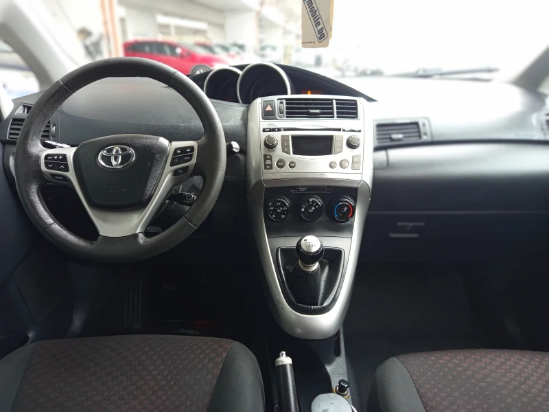 Toyota Verso 1.8 i, снимка 12 - Автомобили и джипове - 48434289