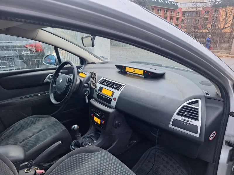 Citroen C4 1.6 HDI напално обслужен , снимка 16 - Автомобили и джипове - 48669037