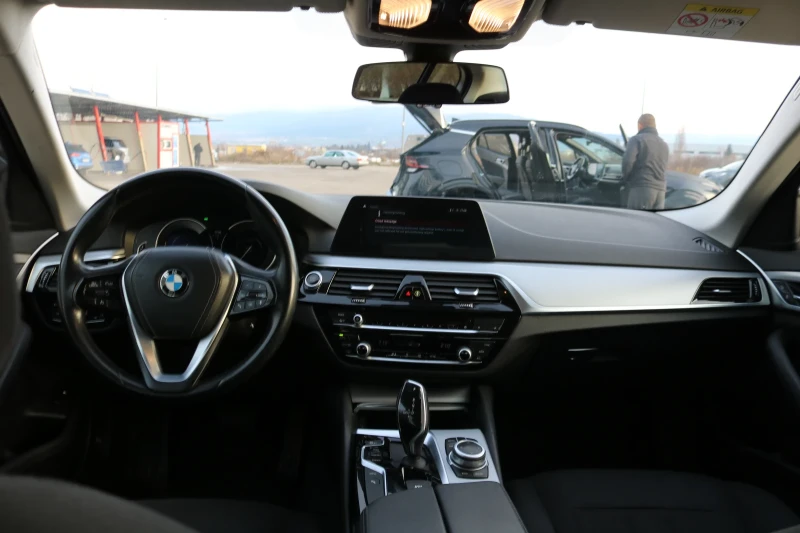 BMW 530E, снимка 10 - Автомобили и джипове - 48937872