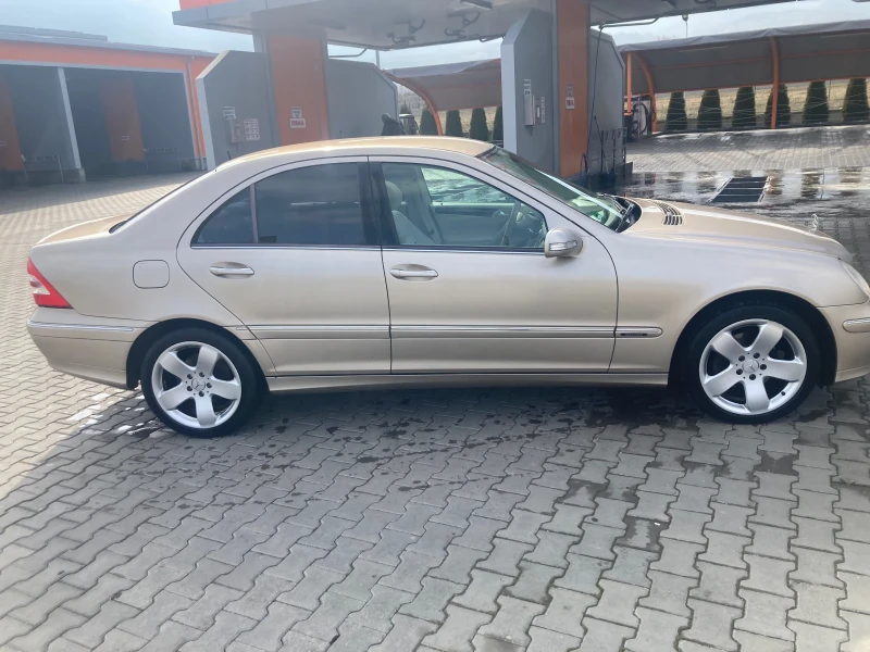 Mercedes-Benz C 180 Kompressor, снимка 3 - Автомобили и джипове - 48954887