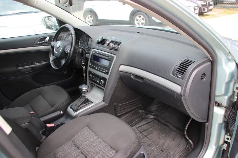 Skoda Octavia 1.8 TFSI AUTOMATIC  EURO 5А, снимка 10 - Автомобили и джипове - 51930587