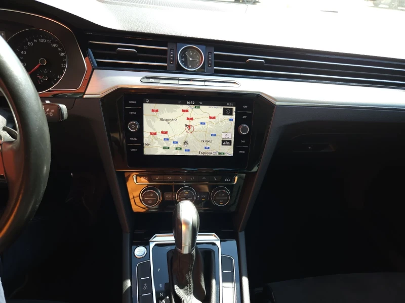 VW Passat HIGHLINE /2.0TDI /DSG-7/EURO-6, снимка 14 - Автомобили и джипове - 52693030