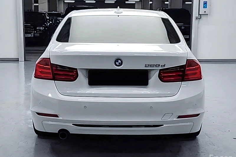 BMW 320 d Sport* Pano* Camera, снимка 3 - Автомобили и джипове - 53174241