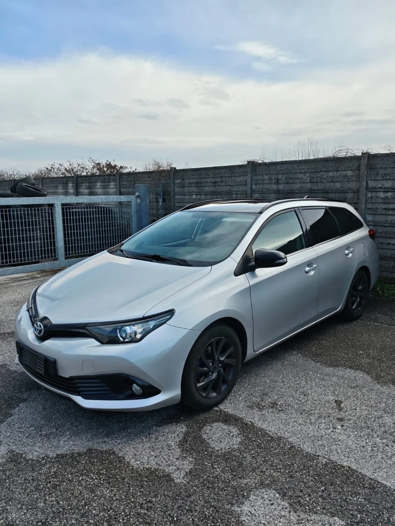 Toyota Auris TS Hybrid + GAS (гори 5 евро /100км), снимка 2 - Автомобили и джипове - 53514714