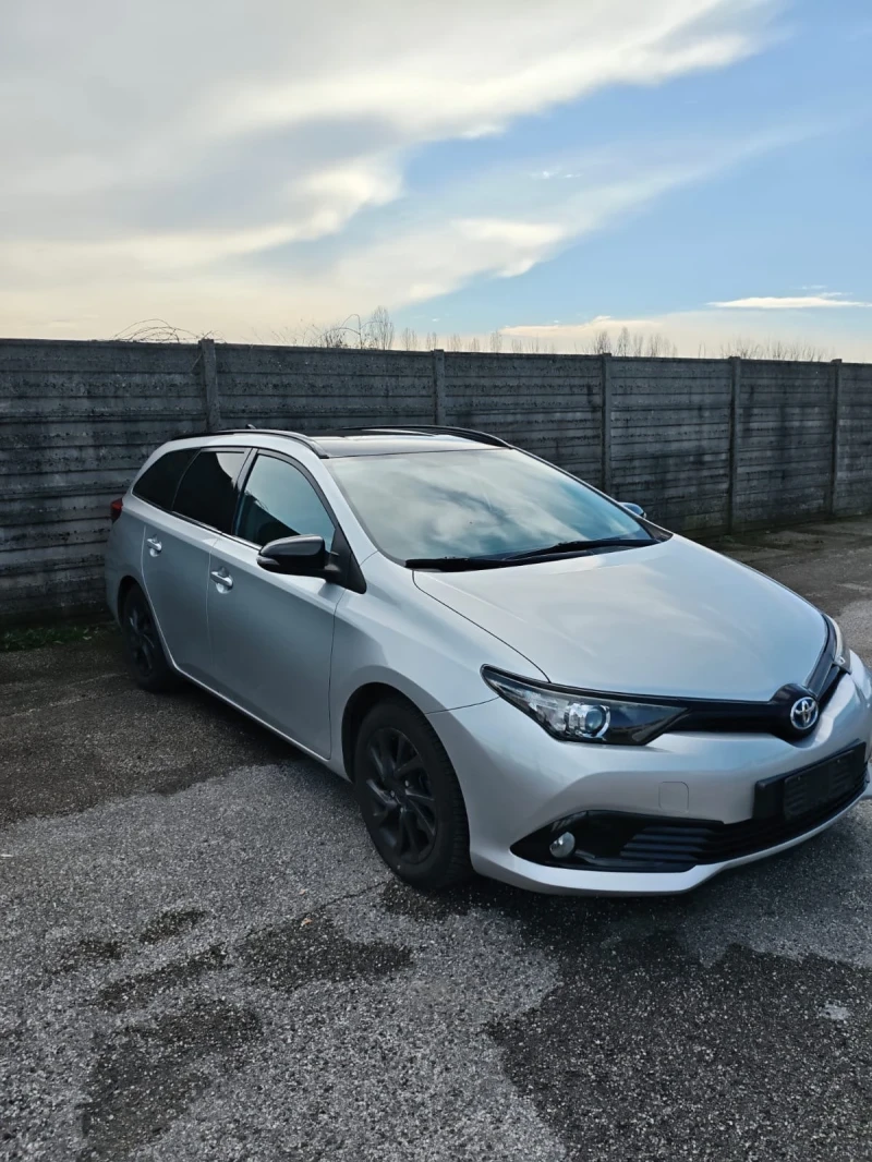 Toyota Auris TS Hybrid + GAS (гори 5 евро /100км), снимка 3 - Автомобили и джипове - 53514714