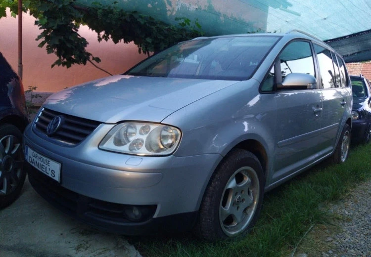 VW Touran 1.9 TDI, снимка 1 - Автомобили и джипове - 46750422