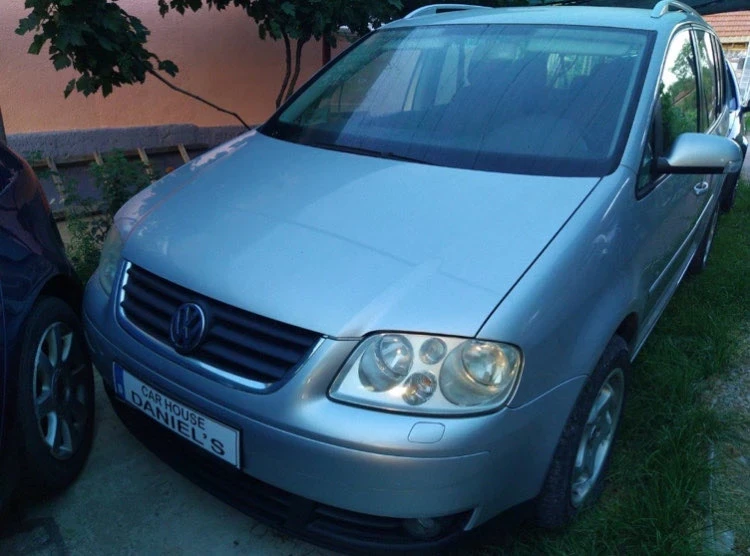 VW Touran 1.9 TDI, снимка 4 - Автомобили и джипове - 46750422