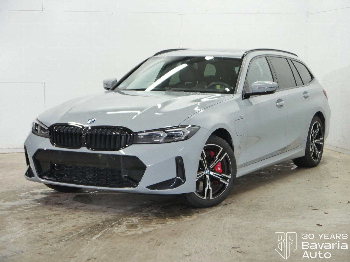 BMW 330 e xDrive Touring M Sport Paket Sportautomatic | Mobile.bg   1