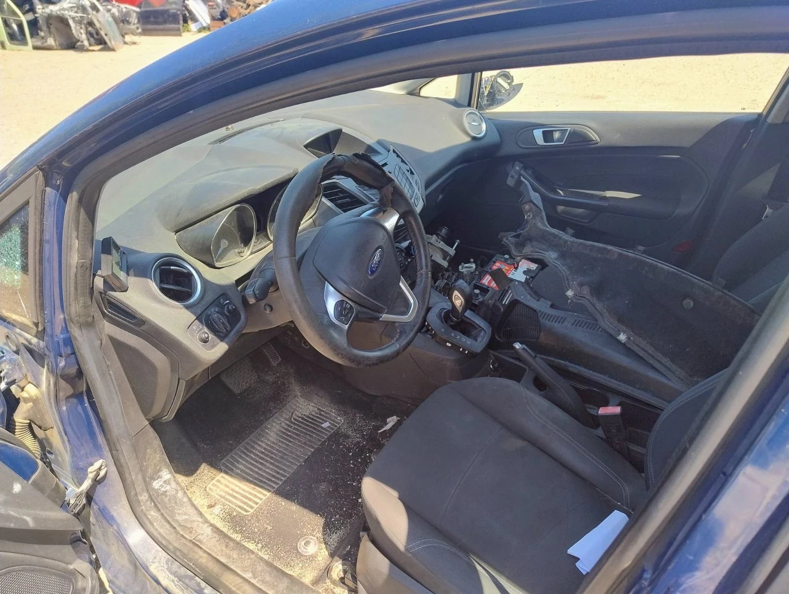 Ford Fiesta 1.0 i, снимка 6 - Автомобили и джипове - 54654589