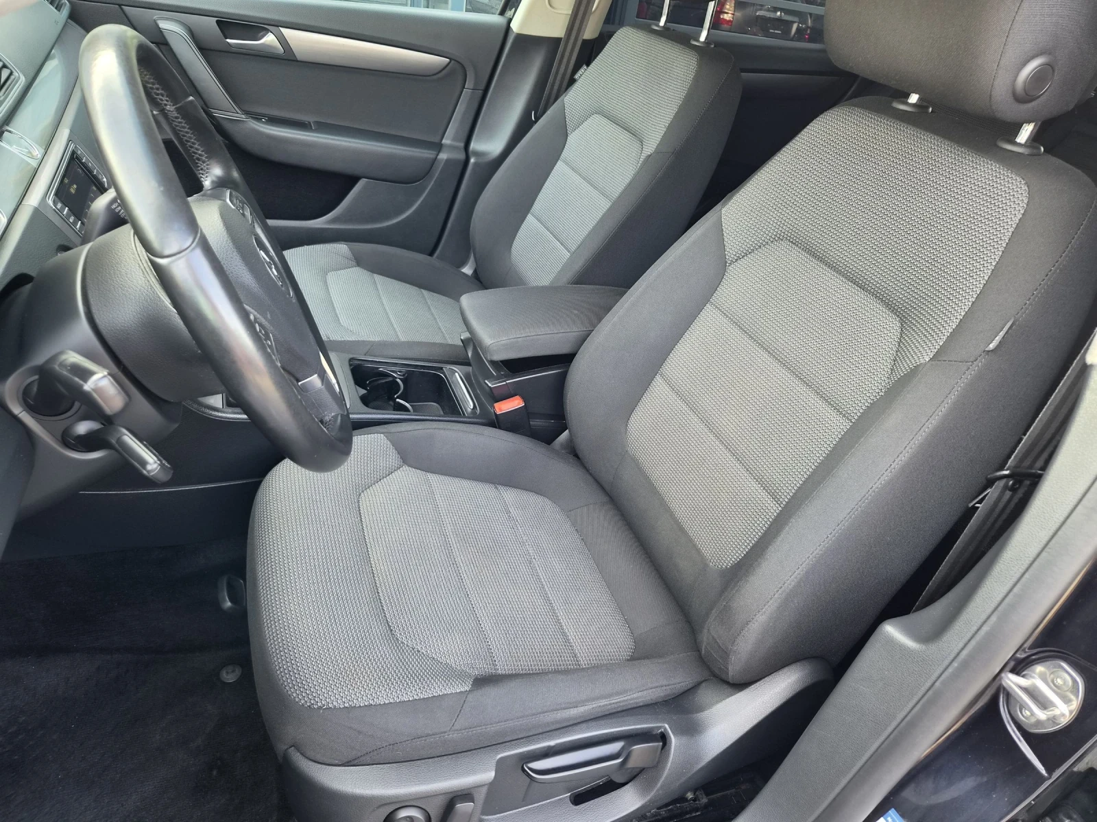 VW Passat 2.0TDI AUTOMAT , снимка 7 - Автомобили и джипове - 54825029