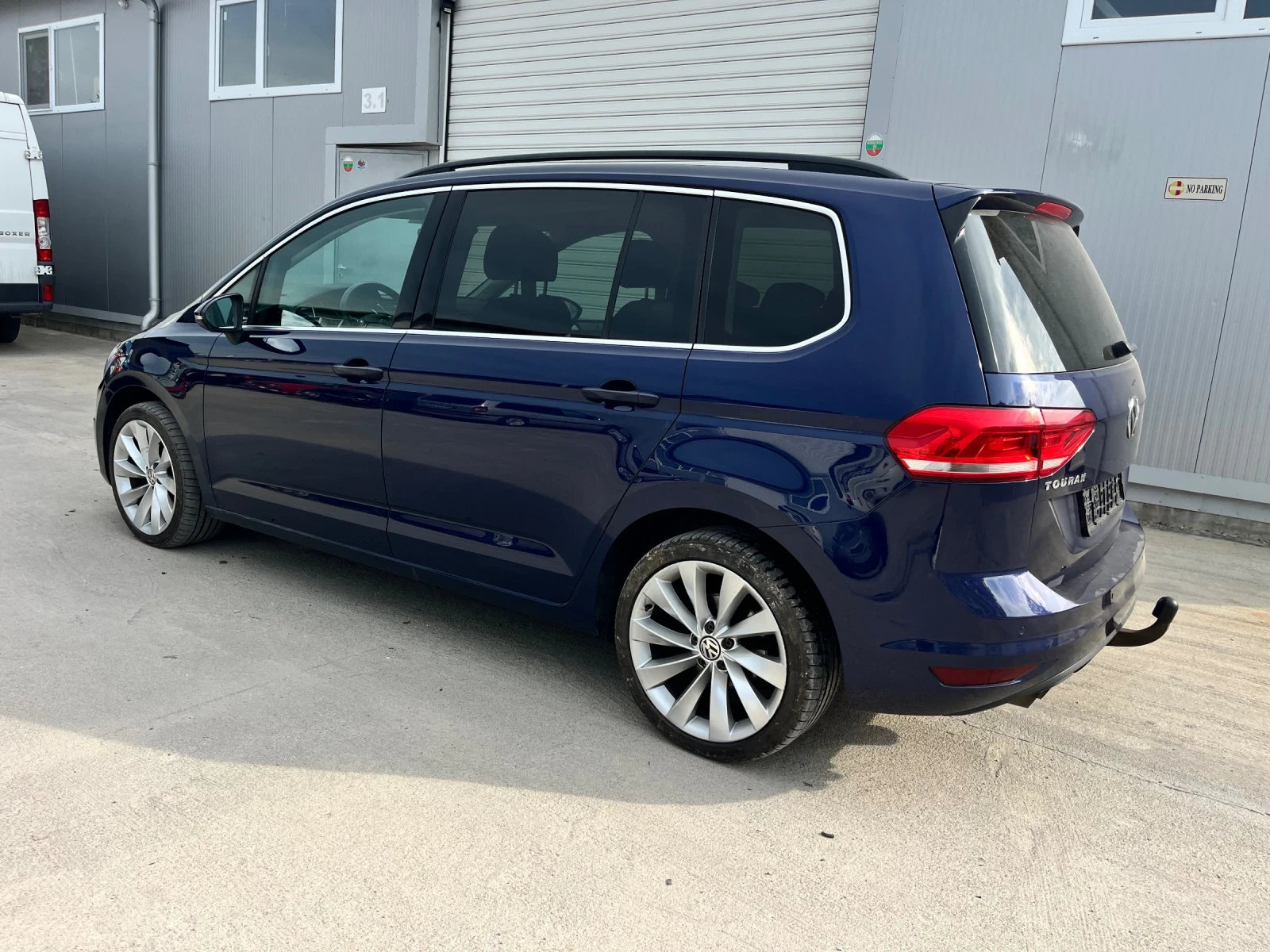 VW Touran 2, 0TDI-150k.c/6+ 1/ПОДГРЕВ/МУЛТИМЕДИЯ/ТОП!!!, снимка 4 - Автомобили и джипове - 54840278