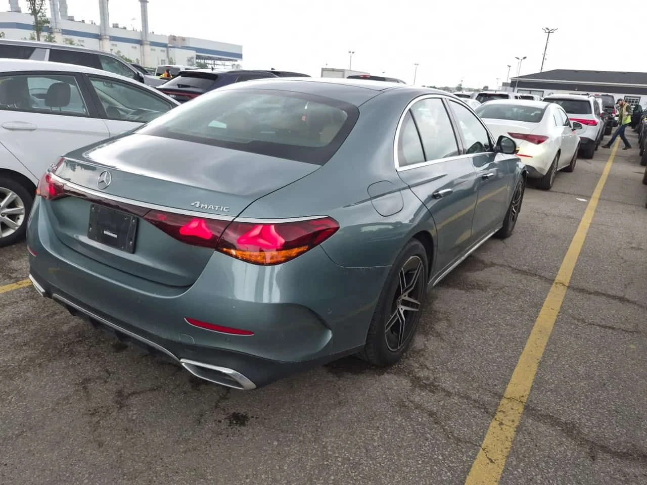 Mercedes-Benz E 350 AMG Line * CARFAX * Без инциденти * От Mercedes * , снимка 3 - Автомобили и джипове - 55096950