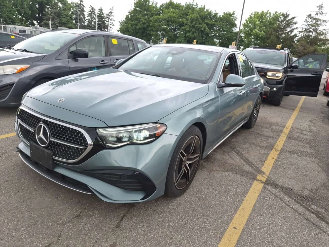 Mercedes-Benz E 350 AMG Line * CARFAX * Без инциденти * От Mercedes * 