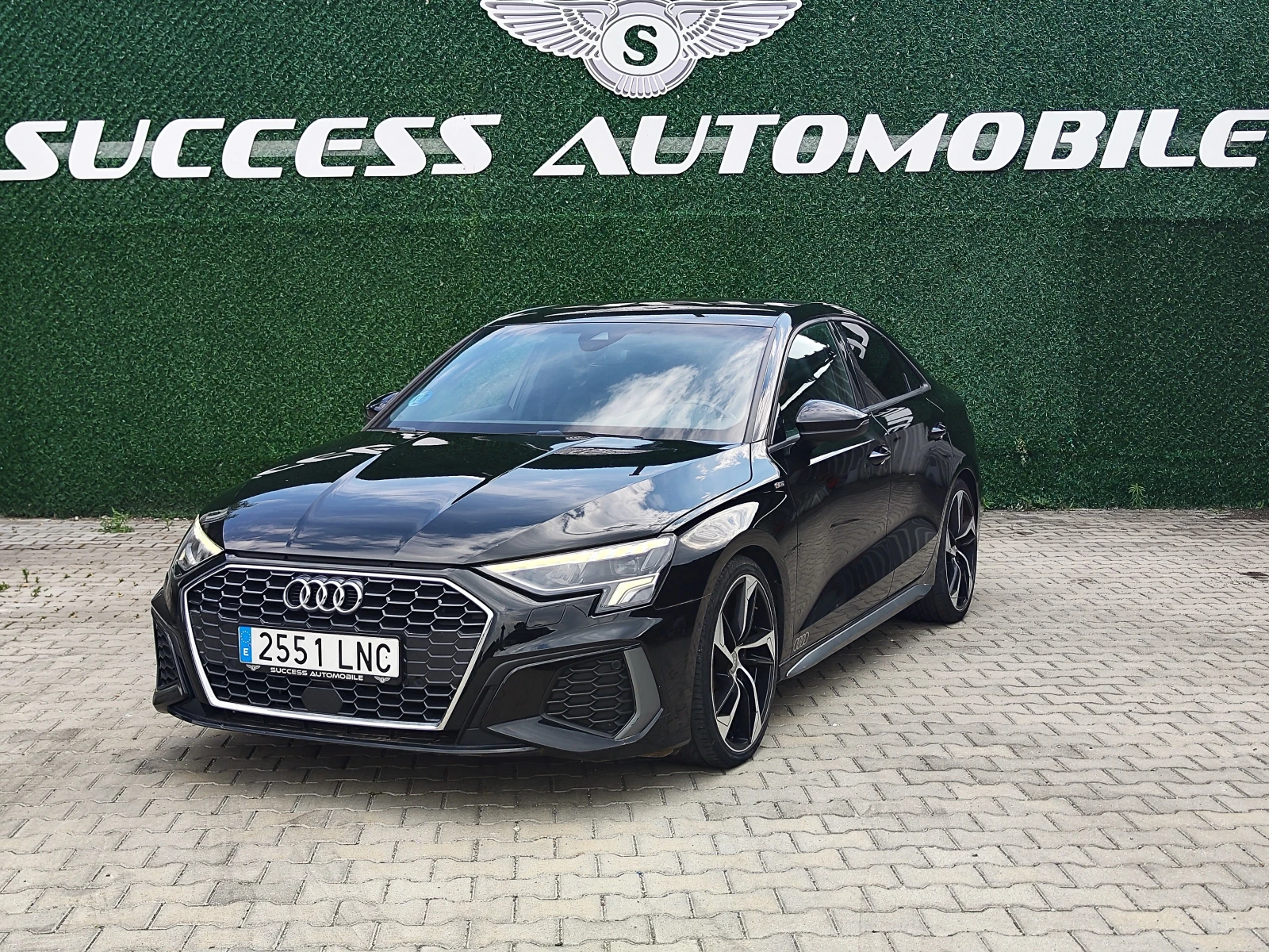 Audi A3 35* SLINE* CAMERA* LEDD* RECARO* LIZING, снимка 2 - Автомобили и джипове - 55316276