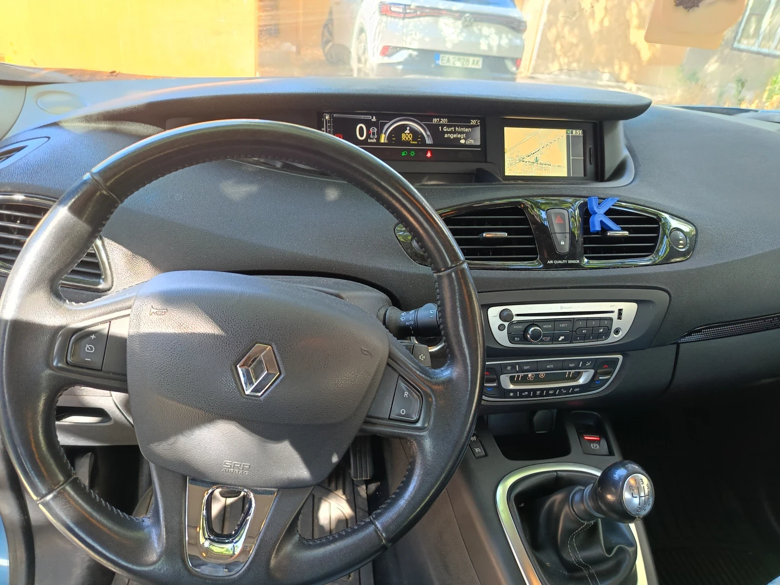 Renault Scenic 1.2TCе, снимка 8 - Автомобили и джипове - 55822799