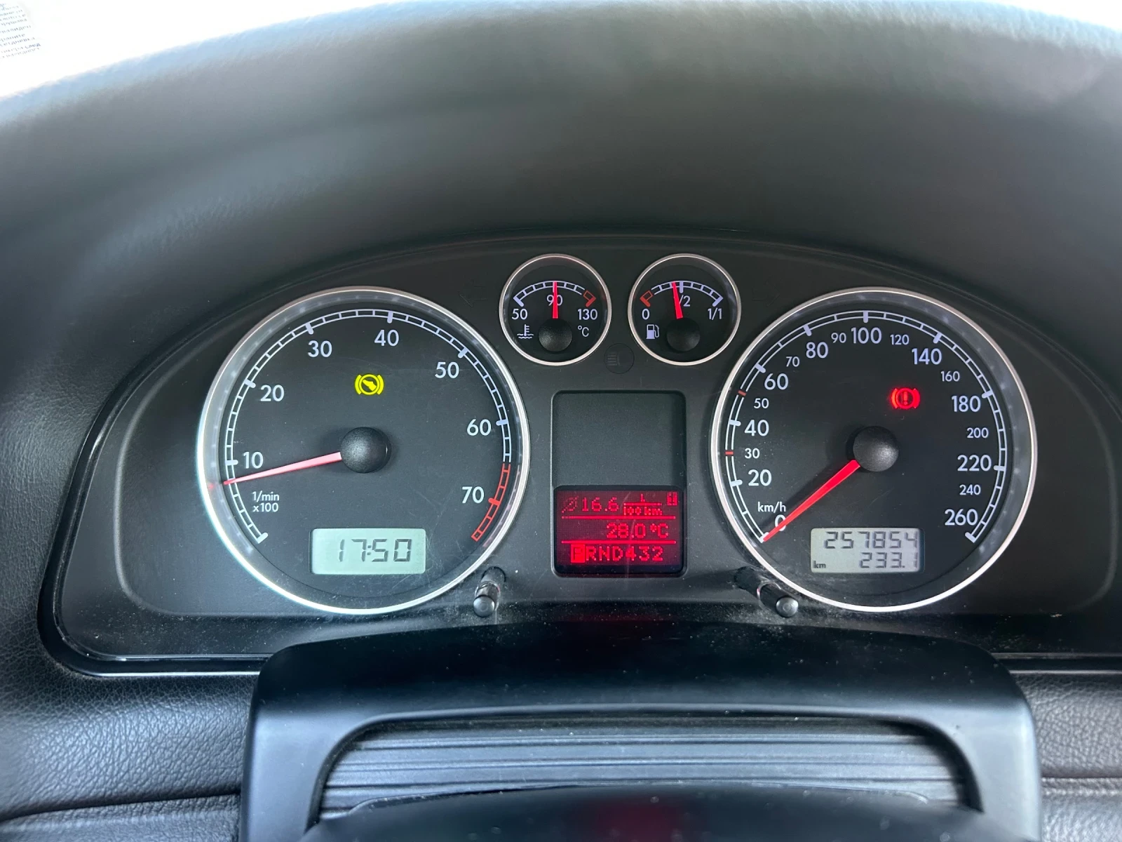 VW Passat, снимка 11 - Автомобили и джипове - 55861983
