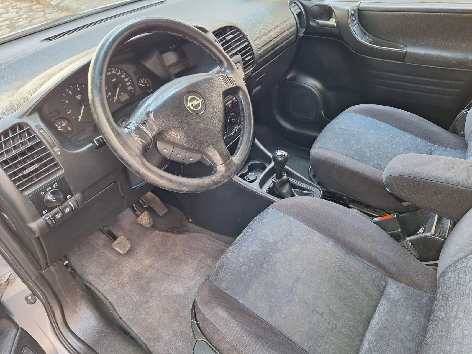 Opel Zafira 1.6 i , снимка 16 - Автомобили и джипове - 55941996