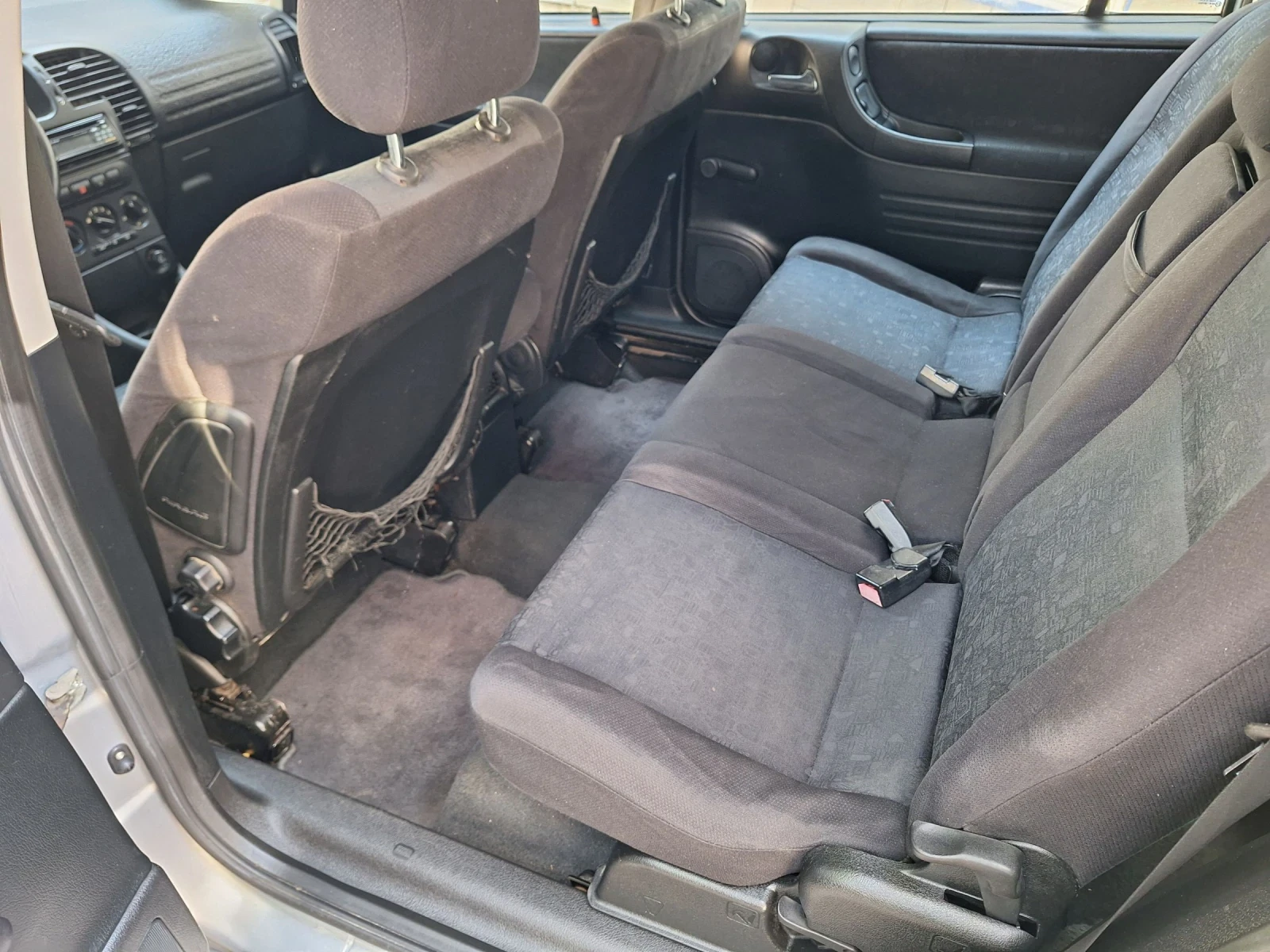Opel Zafira 1.6 i , снимка 10 - Автомобили и джипове - 55941996