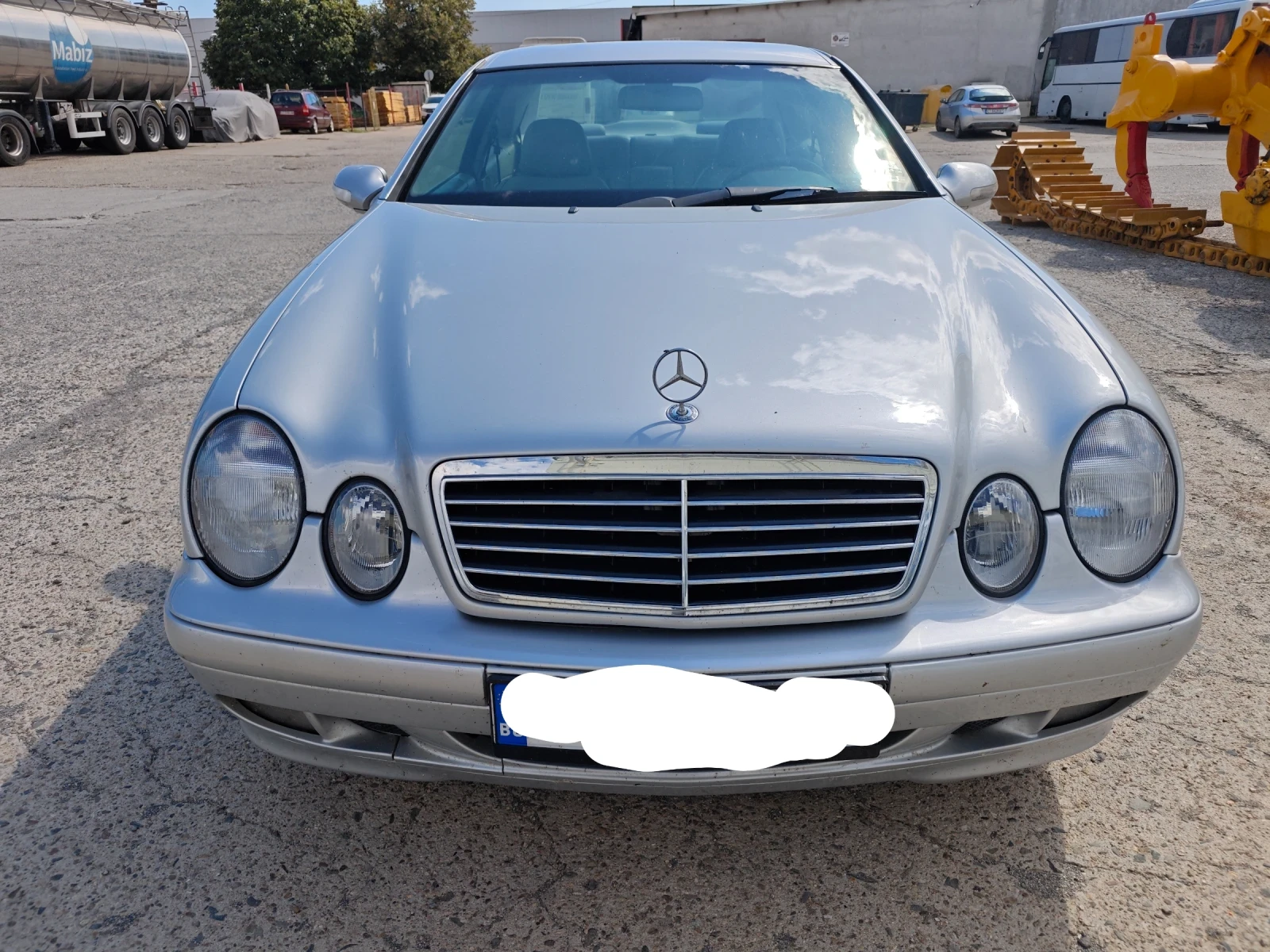 Mercedes-Benz 320