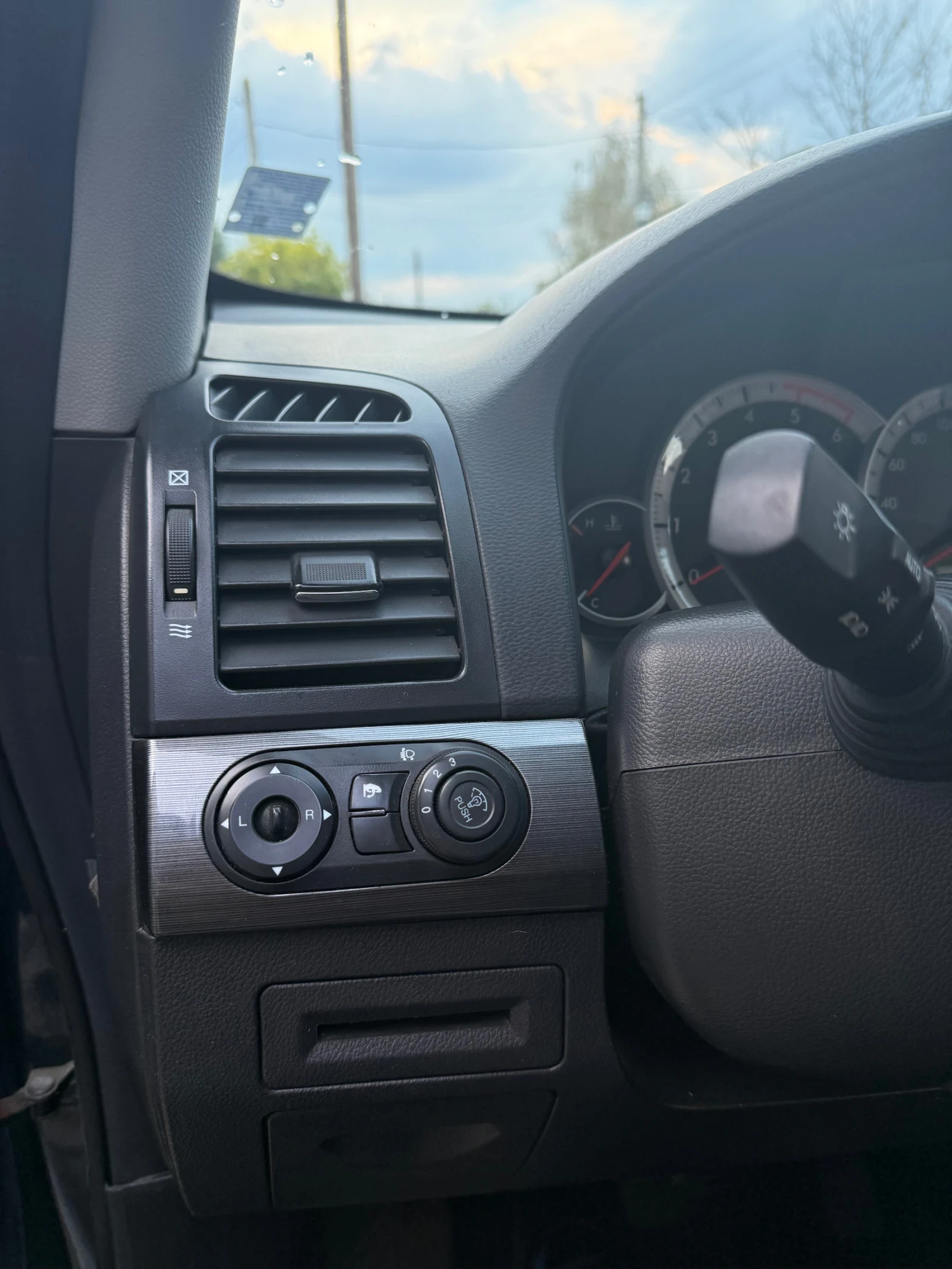 Chevrolet Captiva 2.0 D 150k 4x4 Автомат, снимка 17 - Автомобили и джипове - 49473372