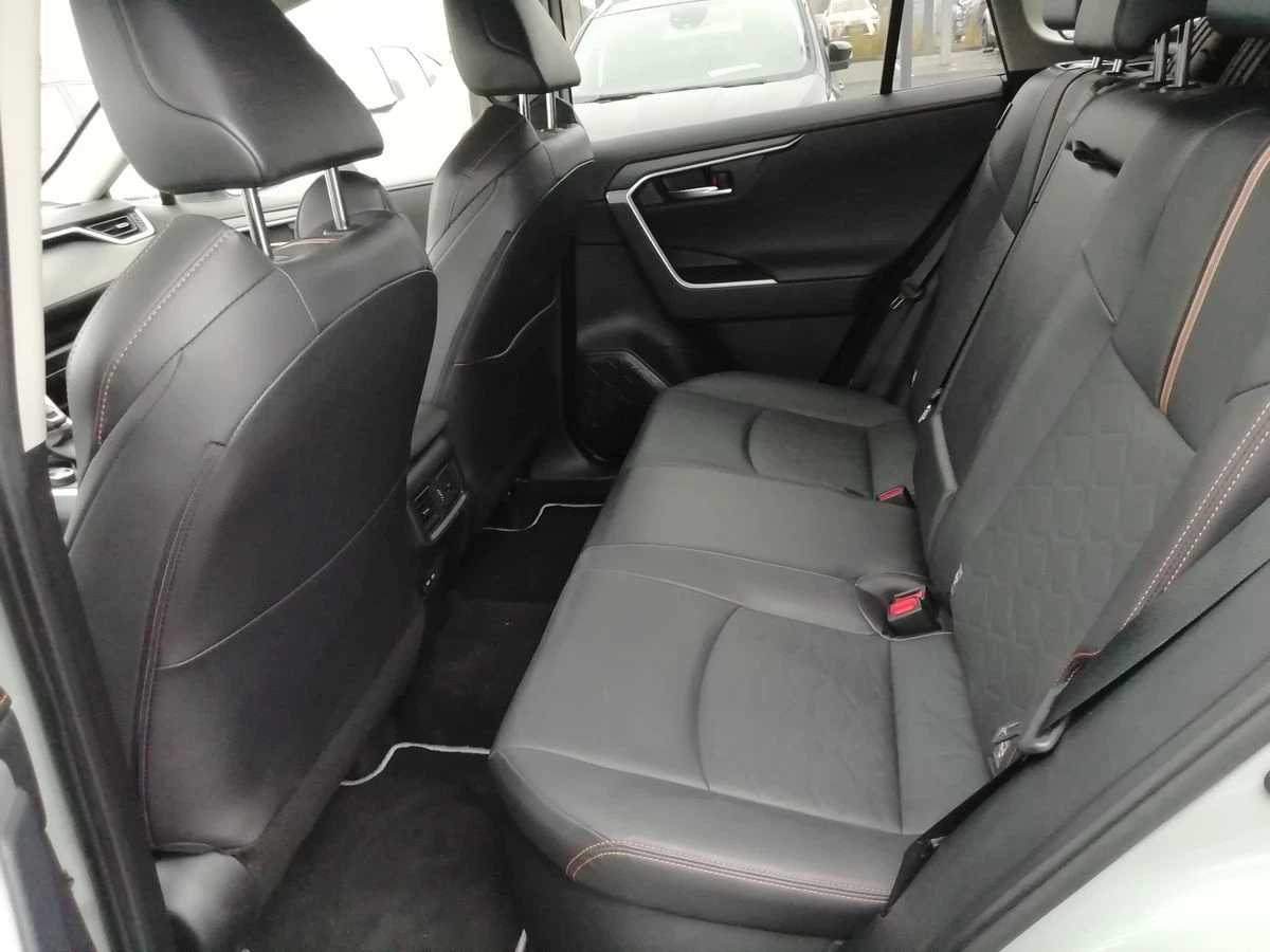 Toyota Rav4 2.5 HYBRID ADVENTURE  4x4  ОЧАКВАН ВНОС - изображение 9