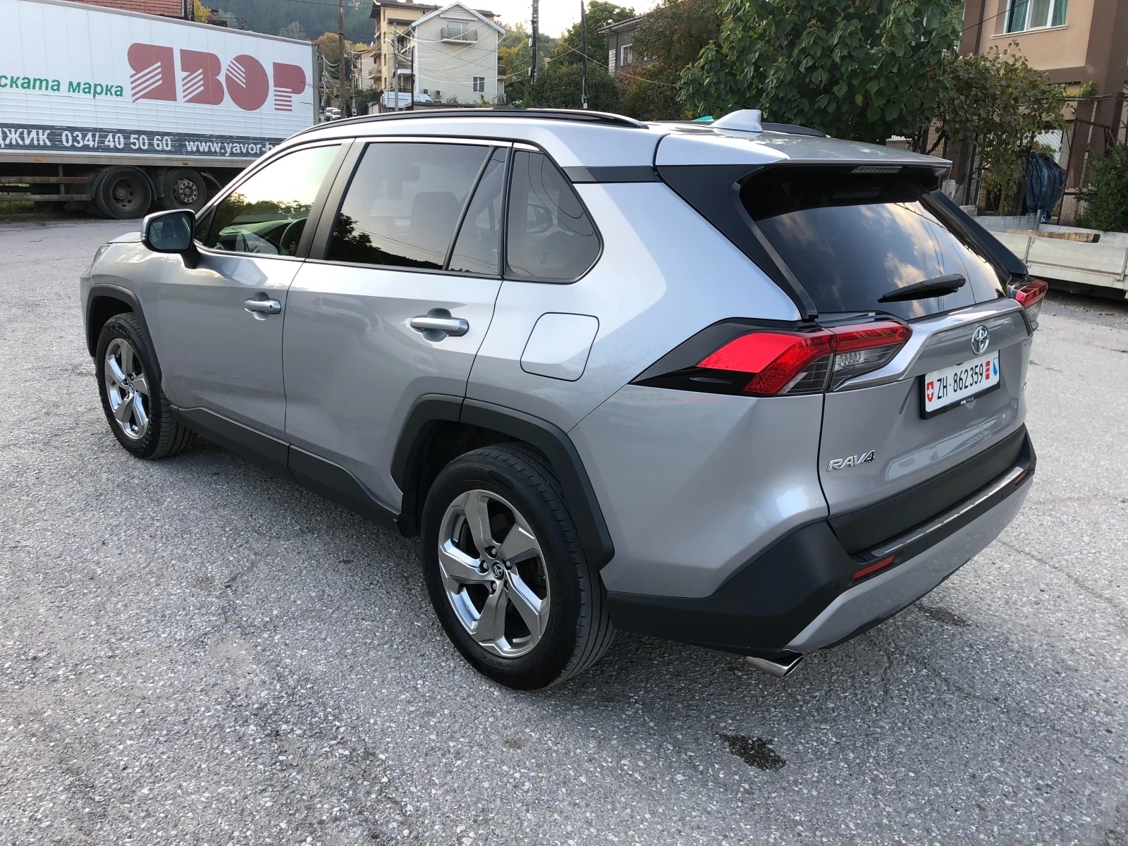 Toyota Rav4 ШВЕЙЦАРИЯ EXECUTIVE - изображение 4