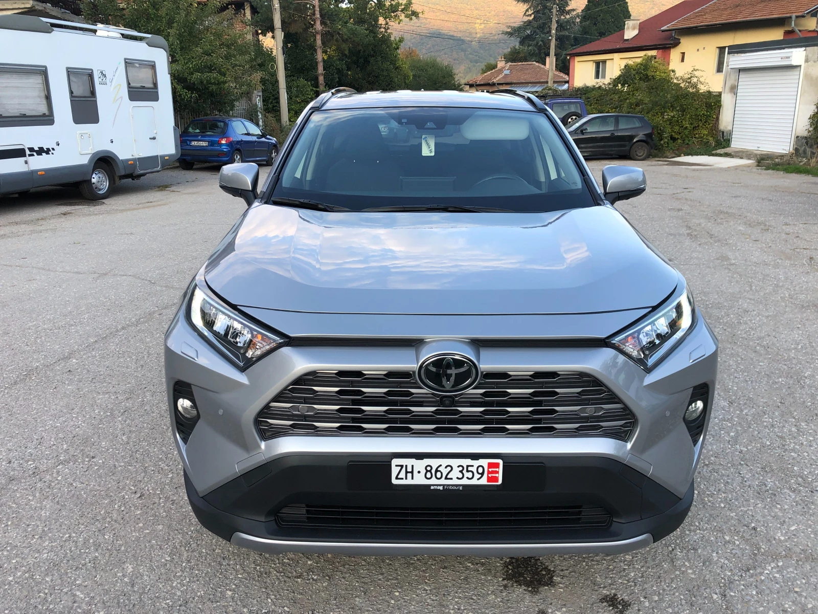 Toyota Rav4 ШВЕЙЦАРИЯ EXECUTIVE - изображение 2