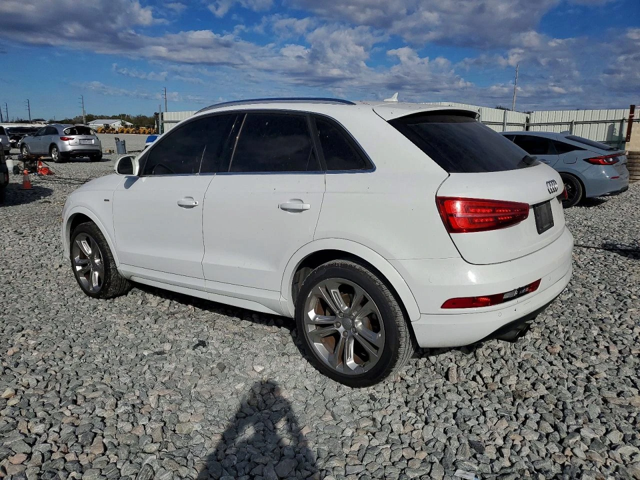 Audi Q3 2.0l Premium Plus, снимка 2 - Автомобили и джипове - 53939369