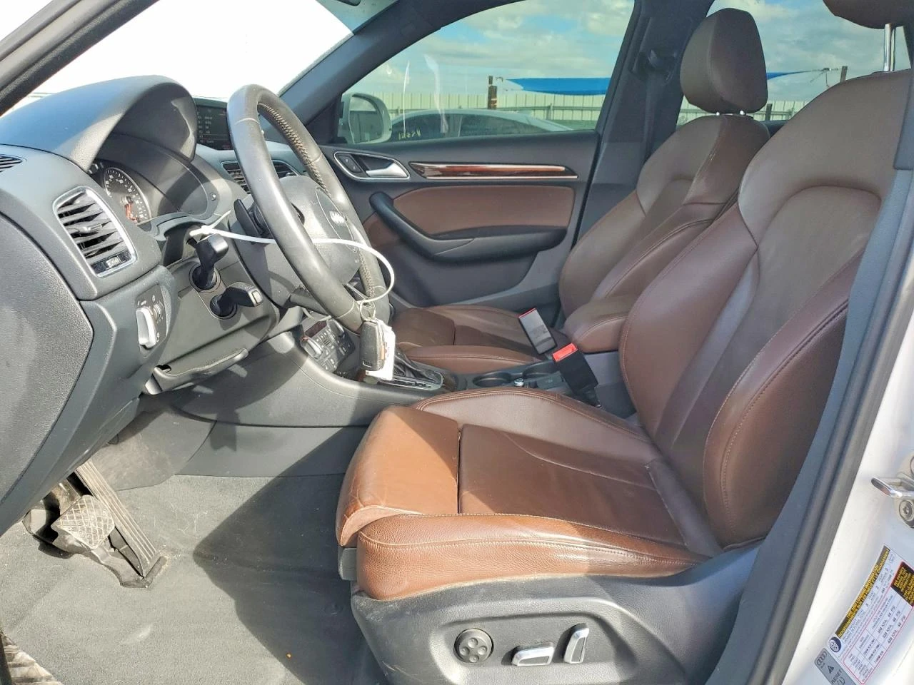 Audi Q3 2.0l Premium Plus, снимка 7 - Автомобили и джипове - 53939369