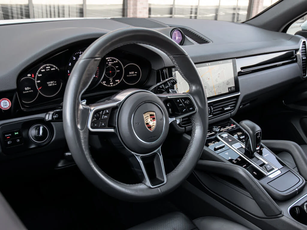 Porsche Cayenne 3.0* BOSE* ПОДГРЕВ* КАМЕРА* ПАНОРАМА* КЕЙЛЕС* LANE, снимка 8 - Автомобили и джипове - 54810132