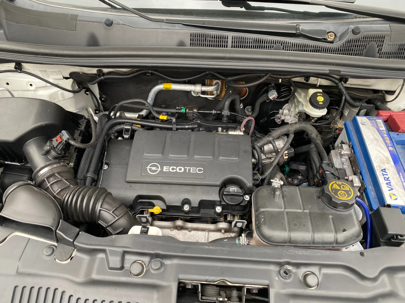 Opel Mokka 1.4 TURBO FULL, снимка 13 - Автомобили и джипове - 55602351