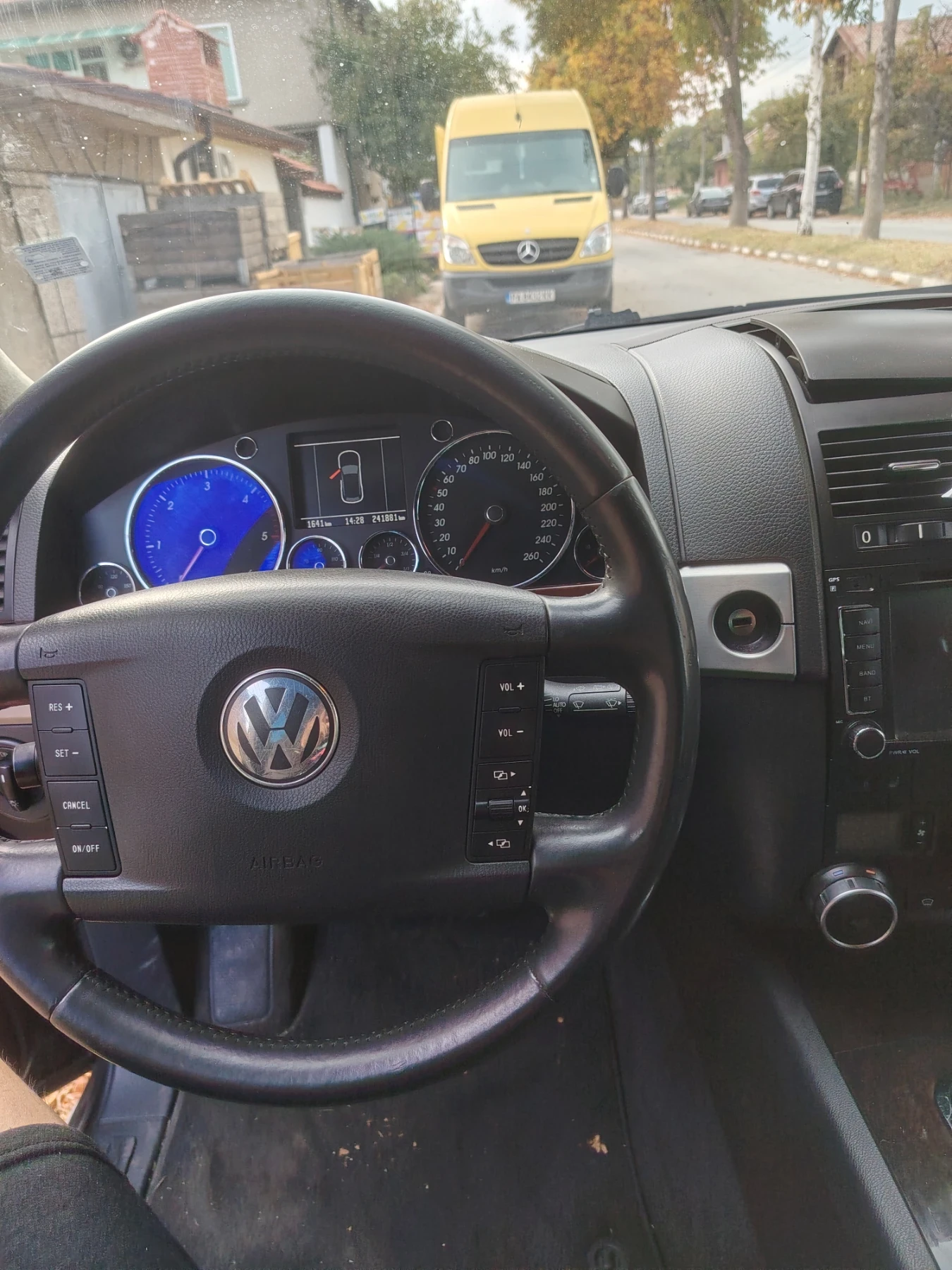 VW Touareg, снимка 7 - Автомобили и джипове - 56464529