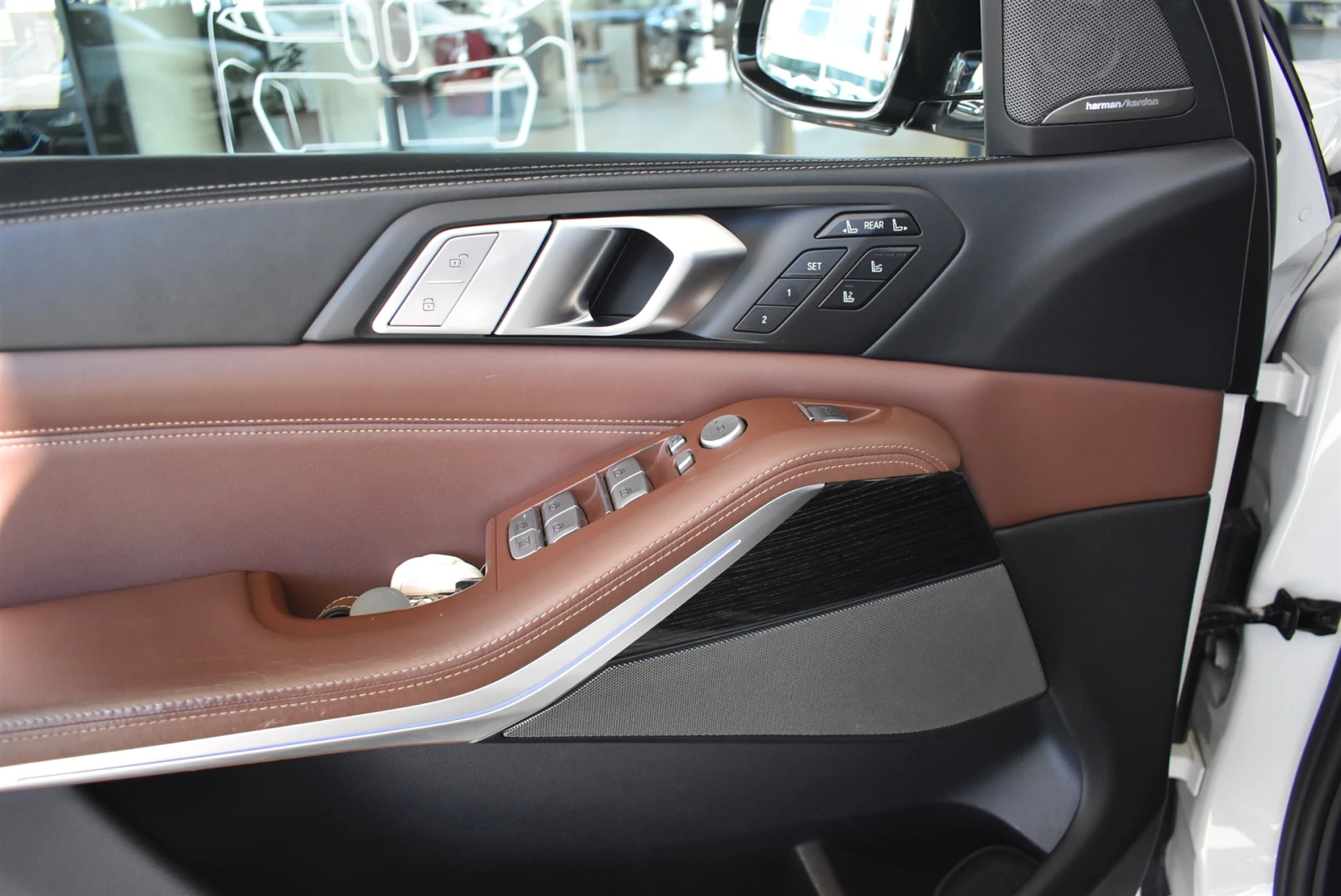 BMW X7 M50d, снимка 8 - Автомобили и джипове - 56566432
