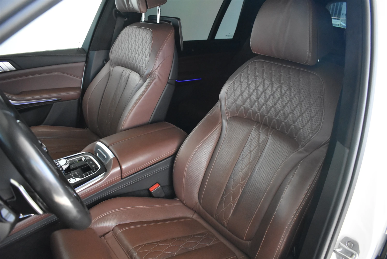 BMW X7 M50d, снимка 9 - Автомобили и джипове - 56566432