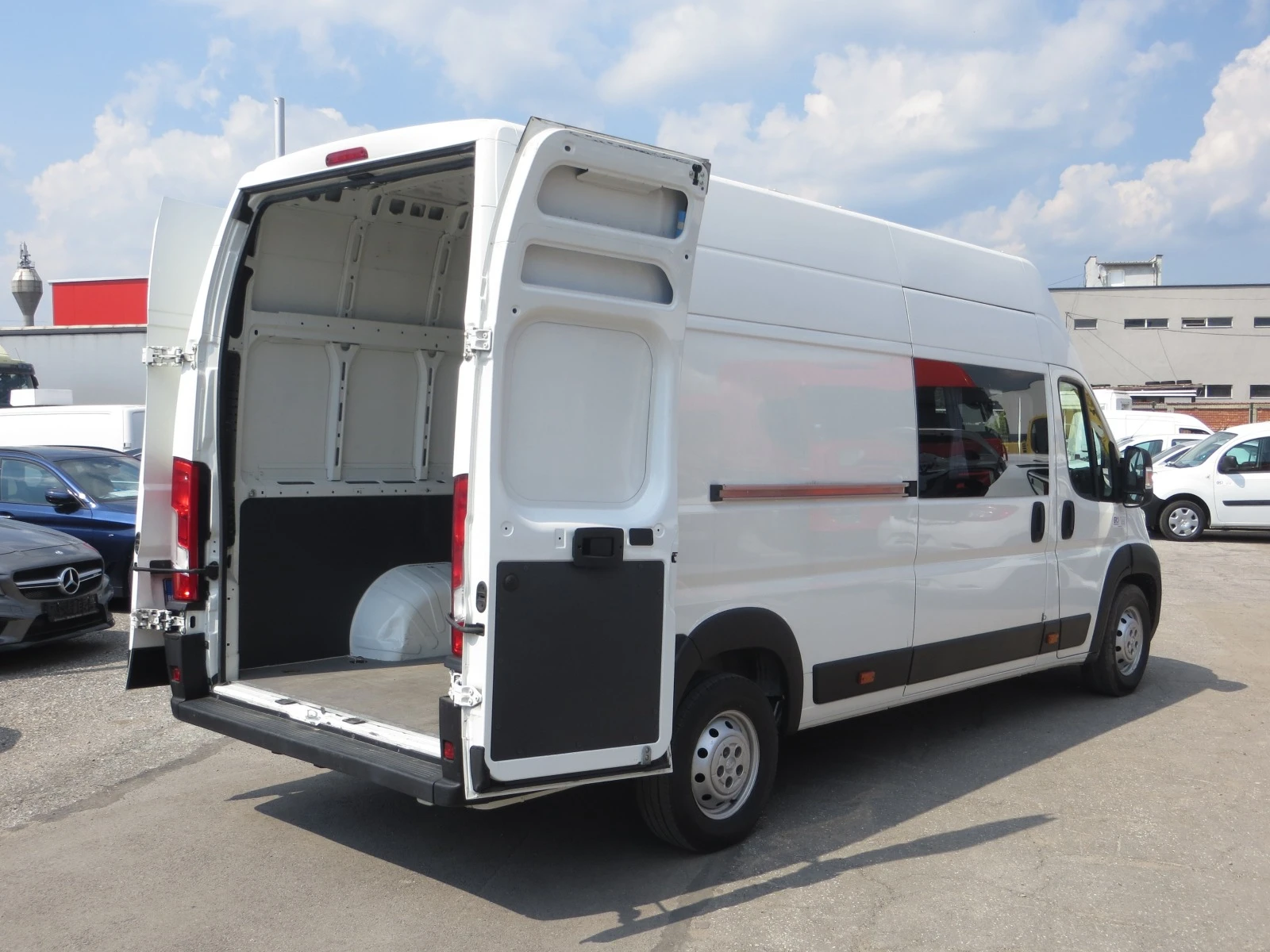 Peugeot Boxer 2,2 HDI 5/6+1  | Mobile.bg   17