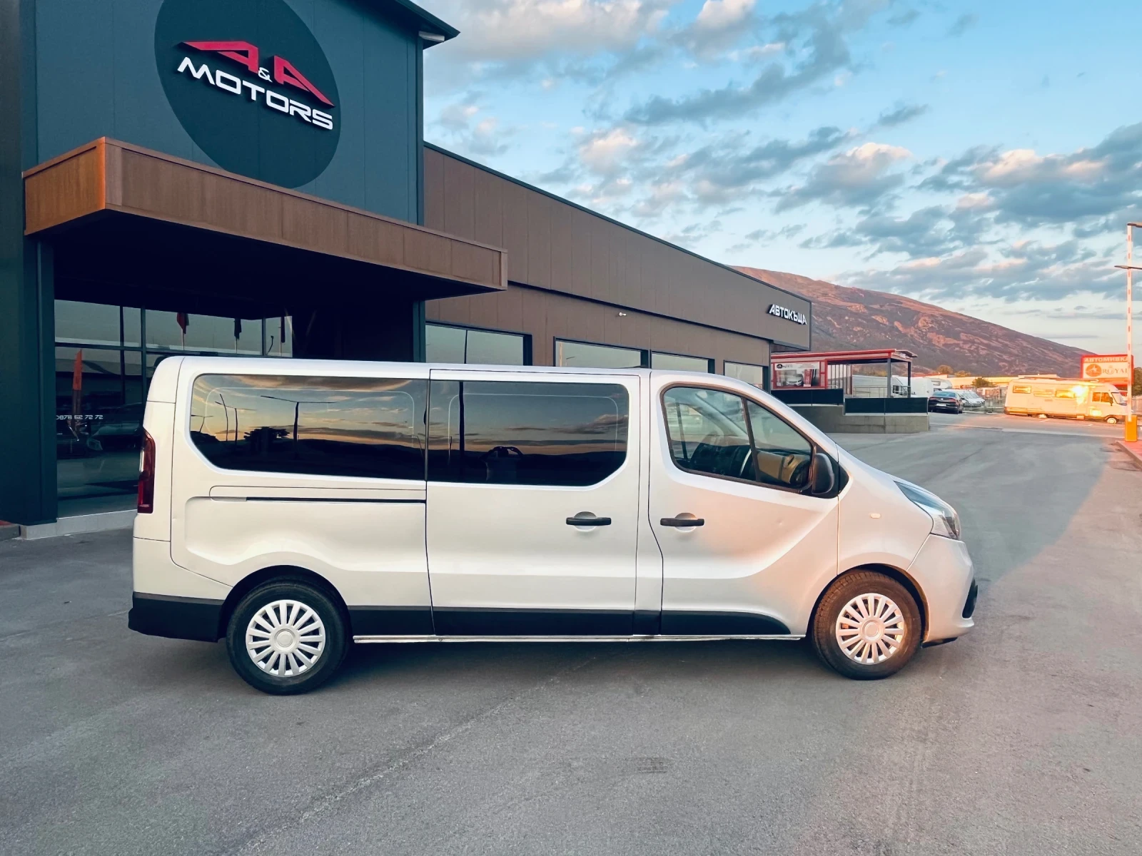 Renault Trafic 9-МЕСТА;ДЪЛГА БАЗА;КЛИМАТИК;НАВИГАЦИЯ;Euro6 - изображение 6