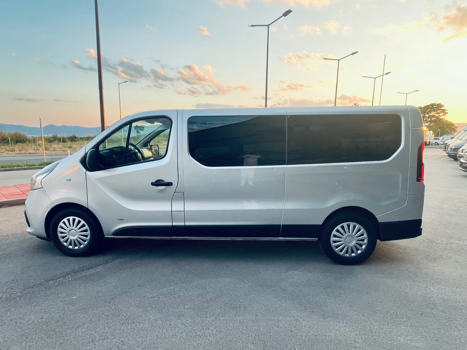 Renault Trafic 9-МЕСТА;ДЪЛГА БАЗА;КЛИМАТИК;НАВИГАЦИЯ;Euro6 - изображение 4