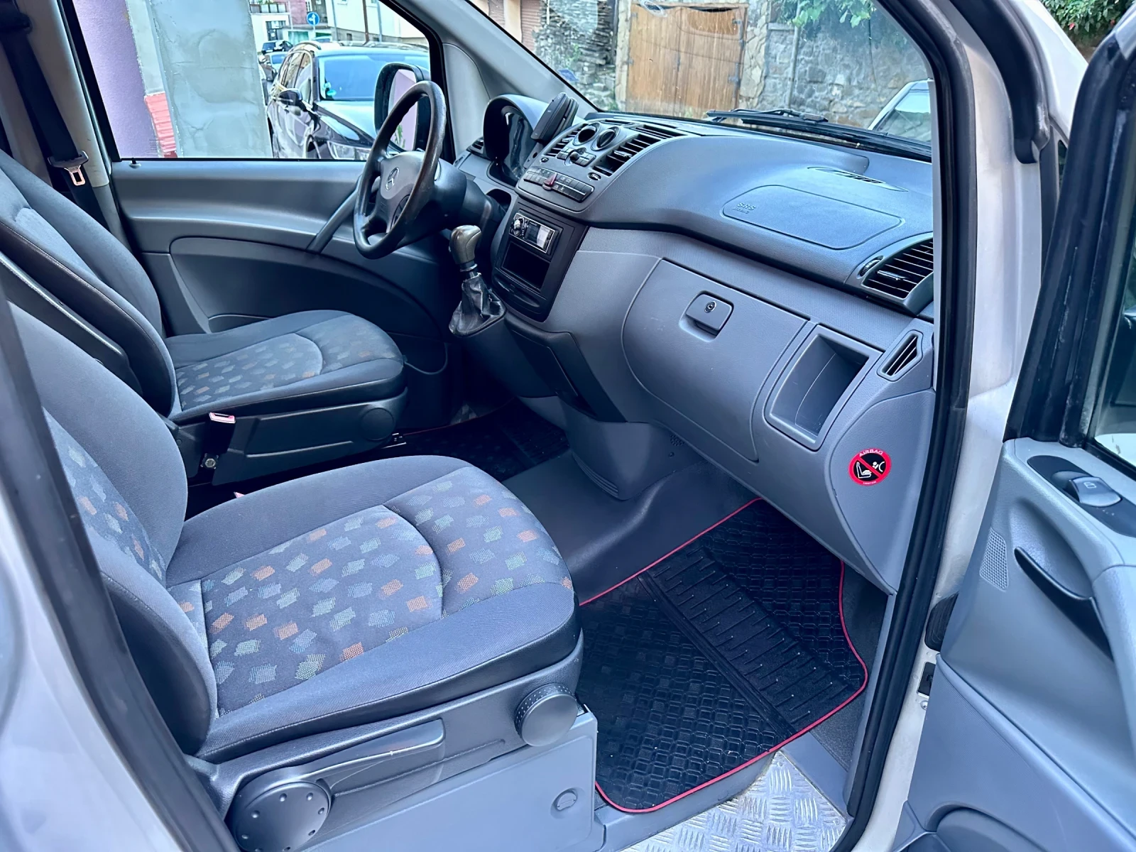 Mercedes-Benz Vito 115 CDI 5 местен - изображение 9