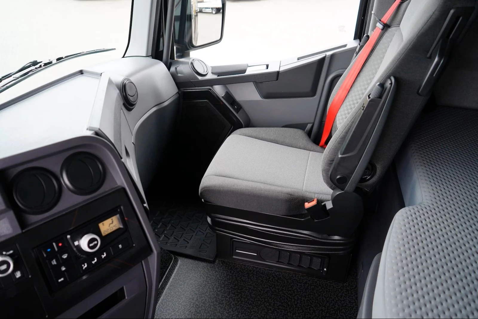 Renault T T480* ЛИЗИНГ* 1470л.* ПАРК.КЛИМА, снимка 10 - Камиони - 56269745